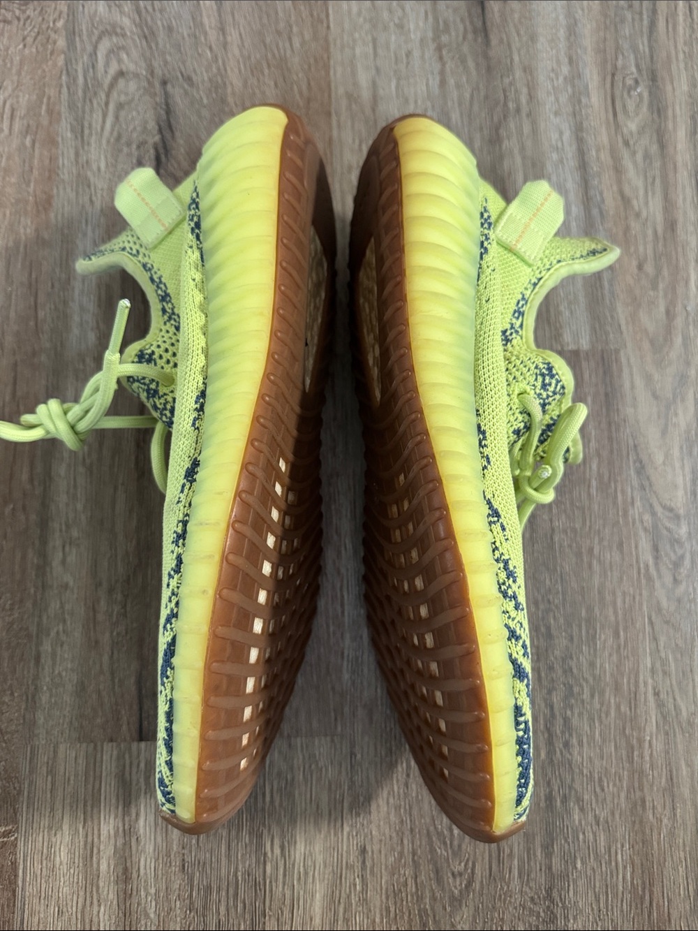 Adidas Yeezy Boost 350 V2 Semi Frozen yellow sneakers size -10 - Picture 4 of 8